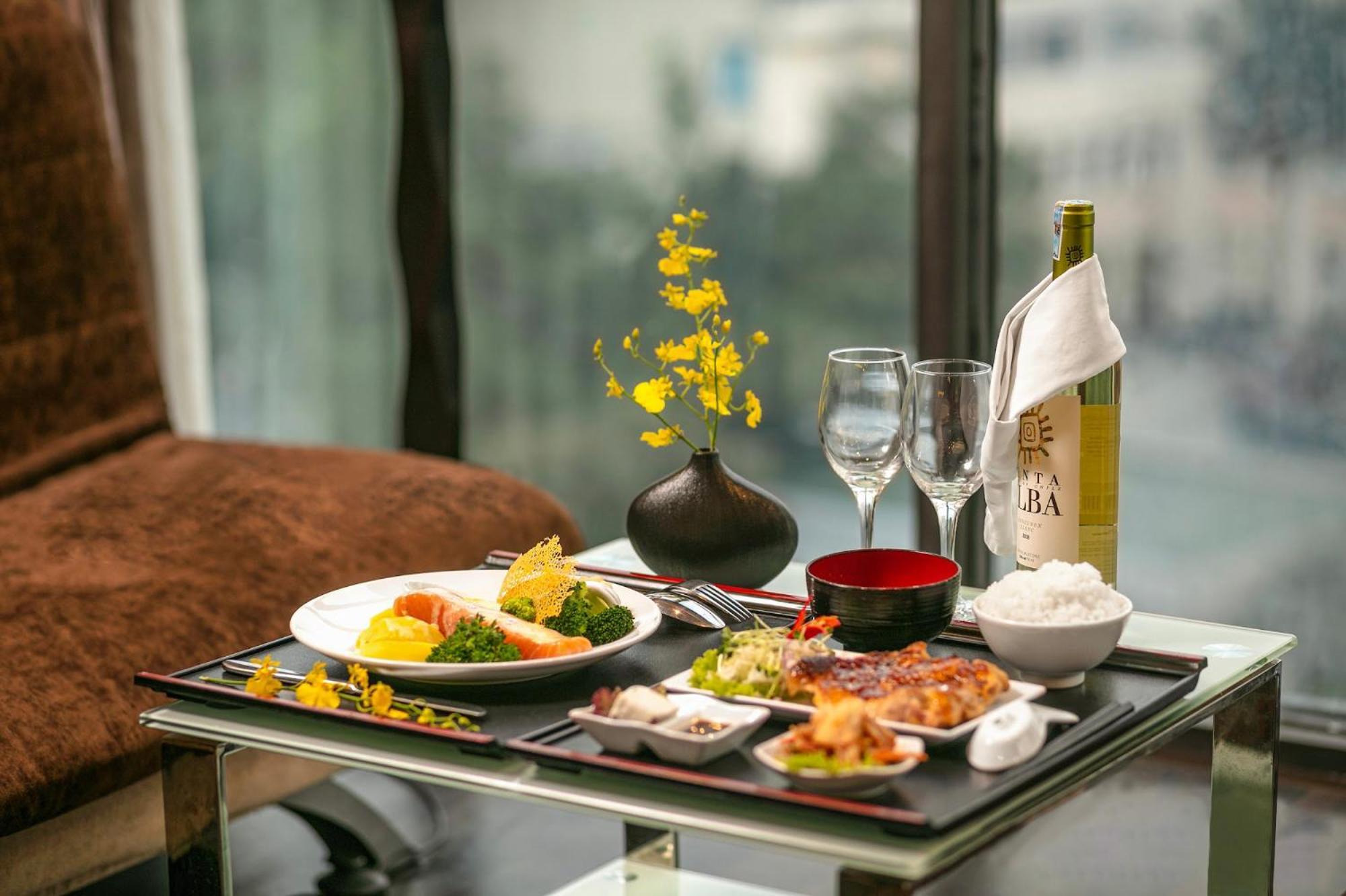 Parkside Sunline Hotel Ханой Экстерьер фото